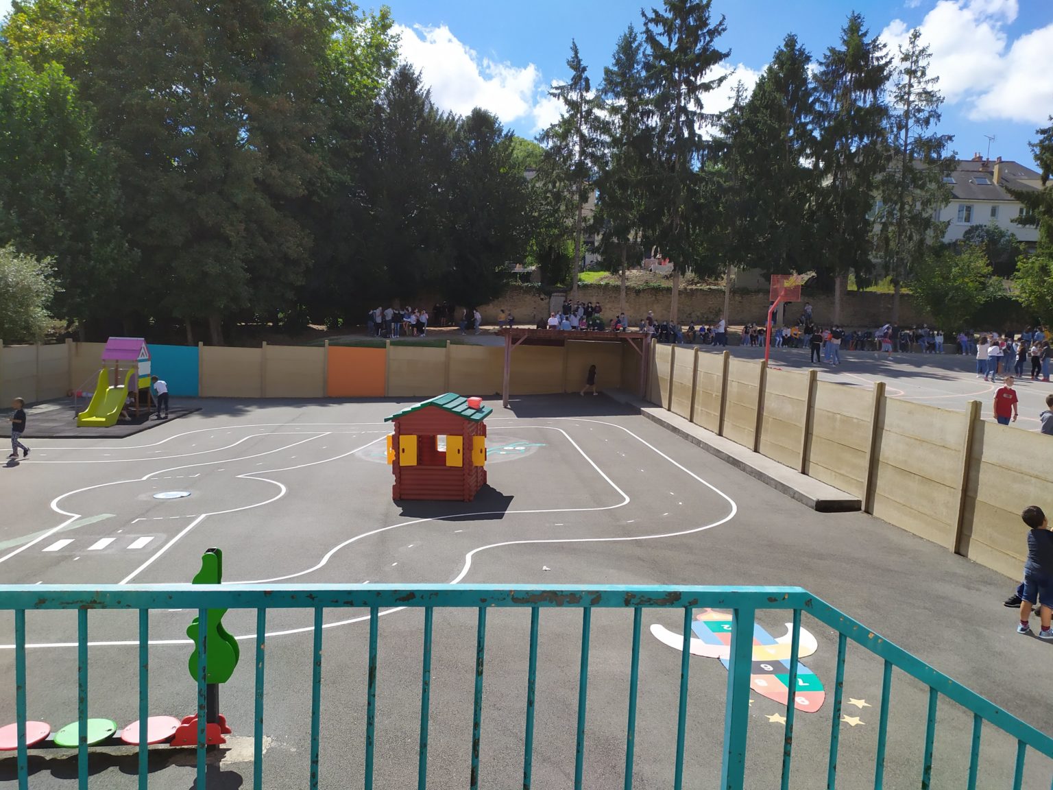 Présentation Ecole Sainte Thérèse Laval Maternelle & Elémentaire